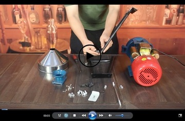 Электрическая зернодробилка 1,5кВт + металлическая воронка