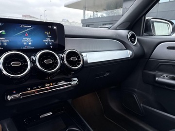 Mercedes GLB SUV 2.0 200d 150KM 2022 Mercedes-Benz GLB 200, zdjęcie 18