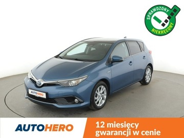Toyota Auris II Hatchback 5d Facelifting 1.8 Hybrid 136KM 2016 Toyota Auris HEV panorama klima auto navi kamera