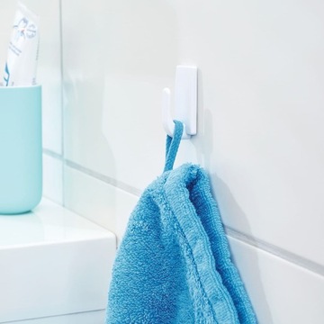 КРЮЧКИ САМОКЛЕЯЩИЕСЯ TESA КВАДРАТНЫЕ МАЛЕНЬКИЕ 3шт БЕЛЫЕ 57530-00130-20