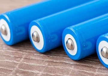 АККУМУЛЯТОРНАЯ БАТАРЕЯ PREMIUM BATTERY CELL POWERFUL 18650 8800 3,7 В 4 шт. ячейки m59