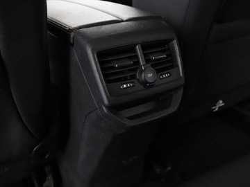 Peugeot 3008 II Crossover 1.5 BlueHDI 130KM 2019 Peugeot 3008 automat virtual cocpit navi klima, zdjęcie 37