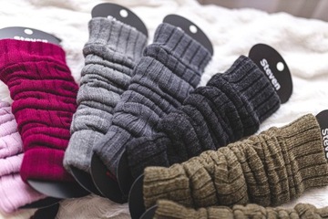 PODKOLANÓWKI DAMSKIE getry wełniane OCIEPLACZE Warkocz ecru Steven