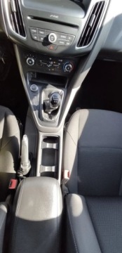 Ford Focus III Kombi Facelifting 1.0 EcoBoost 125KM 2016 Ford Focus navi , ladny , zadbany,nowy rozrzad w aso ford,bezwypadek 125KM, zdjęcie 19