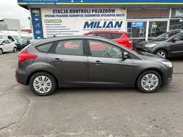 Ford Focus III Hatchback 5d facelifting 1.0 EcoBoost 125KM 2015 Ford Focus 1.0 EcoBoost Klima Salon PL 2015, zdjęcie 2