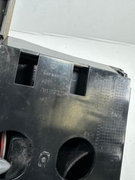 T5 7H ПОЛКА ДЛЯ НАПИТКОВ 7H1857321H