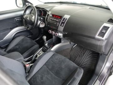 Mitsubishi Outlander II 2.4 MIVEC 170KM 2009 Mitsubishi Outlander 2.4, zdjęcie 20