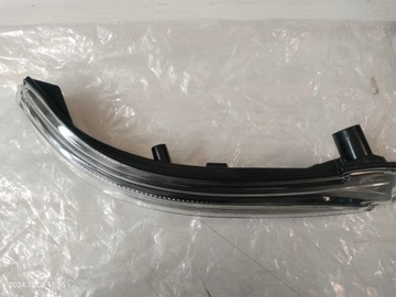 BLIKAČ SMĚROVKA ZRCÁTKO LEVÝ HYUNDAI I30 III 17-