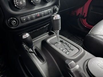 Jeep Wrangler III Unlimited Facelifting 3.6 V6 286KM 2015 Jeep Wrangler SAHARA UNLIMITED. Polska. Bezwypadek, zdjęcie 27