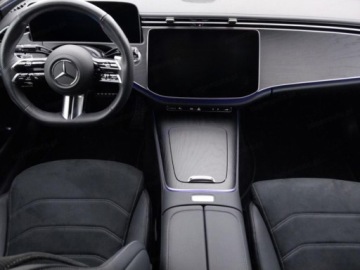 Mercedes Klasa E W214 Sedan 2.0 220d 197KM 2025 E Klasa 220 d 4-Matic AMG 2.0 (197KM) 2025, zdjęcie 4