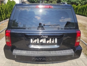 VÍKO KUFRU ZADNÍ JEEP PATRIOT BARVA ČERNÁ ZÁRUKA