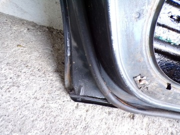 DVEŘE LEVÉ LEVÝ ZADNÍ MERCEDES W210 SEDAN