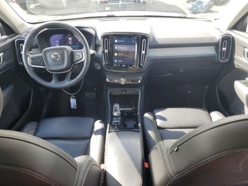 Volvo XC40 2024 Volvo XC 40 Plus 2024 2.0l 2.0 Benzyna 194KM, zdjęcie 8