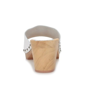 Сабо Marcus с белыми заклепками