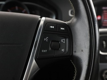 Volvo V60 I Kombi Facelifting 2.0 D2 DRIVE-E 120KM 2018 Volvo V60 FV23 2.0D Linje Svart Klimatyzacja, zdjęcie 27