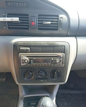 Skoda Octavia I Hatchback 1.6 MPI 102KM 2003 Skoda Octavia Skoda Octavia 1.6 Benzyna 102KM, zdjęcie 9
