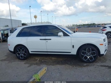 Rolls-Royce 2022 Rolls-Royce Cullinan 2022 6.7L 6.7 Benzyna 563KM, zdjęcie 6
