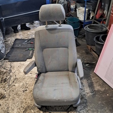 Fotel Kierowcy 2x Podłokietnik VW T5 Europa