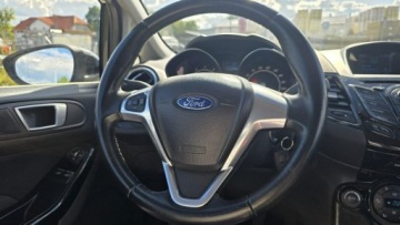 Ford Fiesta VII Hatchback 5d 1.25 Duratec 82KM 2013 Ford Fiesta mały przebieg, zdjęcie 13