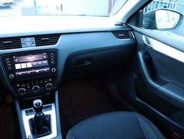 Skoda Octavia III Kombi Facelifting 1.6 TDI 115KM 2018 Skoda Octavia 1.6 TDI, Navi, Klima, Klimatronic, zdjęcie 7