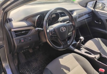 Toyota Avensis III Sedan Facelifting 2015 1.6 Valvematic 132KM 2016 Toyota Avensis I rej 2017r, SALON POLSKA. 1.6 LPG. Uszkodzony prawy bok. J, zdjęcie 9
