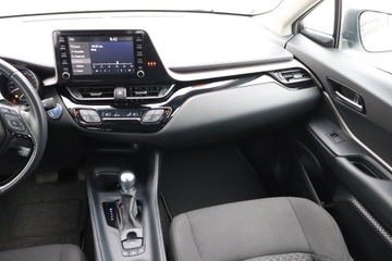 Toyota C-HR I Crossover Facelifting 1.8 Hybrid 122KM 2023 Toyota C-HR 1.8 Hybrid, Serwis ASO, Automat, zdjęcie 7