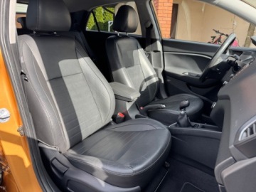 Hyundai i20 I Hatchback 5d Facelifting 1.2 DOHC 85KM 2015 Hyundai i20 1.2 Benzyna Pierwszy Wlasciciel Bogata Wersja 1.2 Benzyna, zdjęcie 13