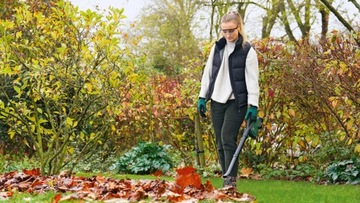 AKUMULATOROWA DMUCHAWA DO LIŚCI UniversalLeafBlower 18V-130 BOSCH 2x2,5