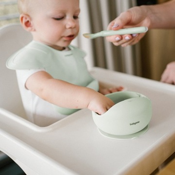 Silikonowy śliniak z regulowanym zapięciem Babyono 1639/03 miętowy