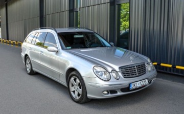 Mercedes Klasa E W211 Kombi S211 3.5 4Matic 272KM 2005 Mercedes-Benz Klasa E 3,5 (272KM) 4-Matic 3.5 Benzyna 272KM, zdjęcie 5