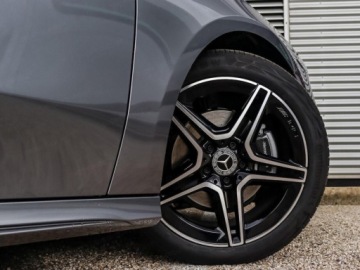 Mercedes Klasa A W177/V177 2025 MERCEDES-BENZ A Klasa 250 e AMG Line 1.3 (218KM) 2025, zdjęcie 13