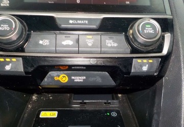 Honda Civic X Hatchback 5d 1.5 VTEC Turbo 182KM 2017 Honda Civic Okazja 1.5 Benzyna 182KM, zdjęcie 25