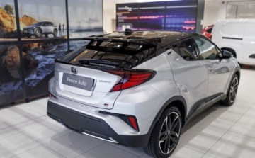 Toyota C-HR I Crossover Facelifting 2.0 Hybrid Dynamic Force 184KM 2023 Toyota C-HR 2.0 Hybrid GR Sport 2.0 Hybryda 184KM, zdjęcie 17