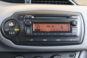 Toyota Yaris III Hatchback 5d Facelifting 1.0 VVT-i 69KM 2015 Toyota Yaris 1.0 Active EU6 Benzyna 69KM, zdjęcie 10