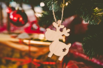 ОЛЕНЬ елочное украшение ДЕРЕВЯННЫЙ КУЛОН 8см