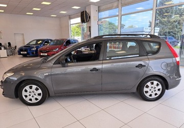 Hyundai i30 I CW 1.6 CRDi 90KM 2008 Hyundai i30 1,6 CRDi CW Kombi 1.6 Diesel 90KM, zdjęcie 11