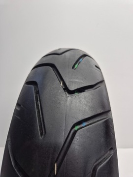 Triumph Tiger 800 XC (16-) возле передней передней задней части шины 150/70-17