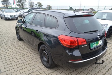 Opel Astra J Sports Tourer Facelifting 1.4 Turbo ECOTEC 140KM 2014 Opel Astra z Niemiec ,Opłacona, zdjęcie 4