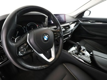 BMW Seria 5 G30-G31 Touring 530i 252KM 2018 BMW 530 4x4 automat skóra full LED navi panorama, zdjęcie 13