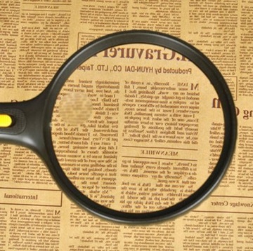 УВЕЛИЧИТЕЛЬНОЕ СТЕКЛО ДЛЯ ЧТЕНИЯ БЕСПЛАТНАЯ СВЕТОДИОДНАЯ ПОДСВЕТКА, 4 батарейки ААА