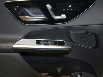 Mercedes GLC C254/X254 Coupe 2.0 220d 197KM 2025 GLC Coupe 220 d 4-Matic Avantgarde 2.0 (197KM) 2025, zdjęcie 14