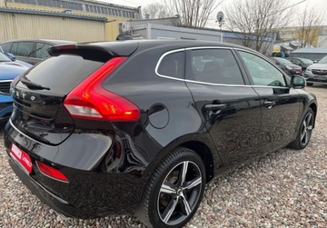 Volvo V40 II Hatchback Facelifting 2.0 D2 120KM 2018 Volvo V40 , R- Design , nawigacja , skorzane fotele 2.0 Diesel 120KM, zdjęcie 4
