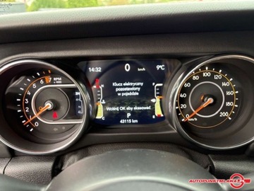 Jeep Gladiator 2020 Jeep Gladiator High Altitude Auto Punkt 3.6 BenzynaLPG 284KM, zdjęcie 11