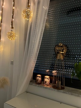 СТЕКЛЯННЫЙ ШАР, СВЕТЯЩИЕСЯ РОЖДЕСТВЕНСКИЕ УКРАШЕНИЯ, ВЕРЕВКА.