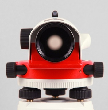 Niwelator optyczny Leica NA730 plus w walizce IP57