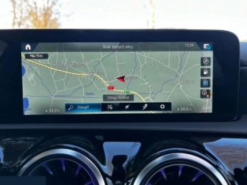 Mercedes Klasa A W177/V177 Hatchback 1.3 200 163KM 2021 Mercedes-Benz Klasa A 200 4-Matic AMG Line 8G-DCT 1.3 Benzyna 163KM 2021r, zdjęcie 27