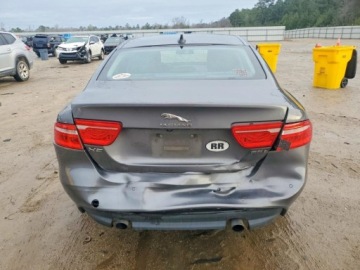 Jaguar XE 2017 Jaguar XE 2017r., Premium, 2L, od ubezpieczalni 2.0 Benzyna 243KM, zdjęcie 2