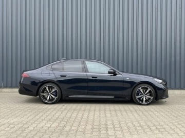 BMW Seria 5 G90-91 2026 BMW Seria 5 540d xDrive Sport Sedan 3.0 (moc 303 KM) 2026, zdjęcie 2