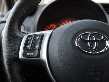 Toyota Yaris III Hatchback 5d 1.0 VVT-i 69KM 2011 Toyota Yaris 1.0 VVT-i, Salon Polska, Serwis ASO, zdjęcie 11