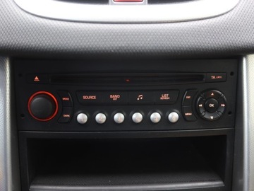 Peugeot 207 Hatchback 5d 1.6 HDi 90KM 2007 Peugeot 207 1.6 HDi, Klima, Klimatronic, El. szyby, zdjęcie 14